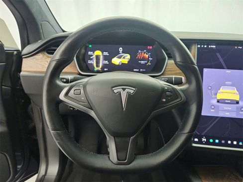 Used 2020 Tesla Model X Long Range image 13