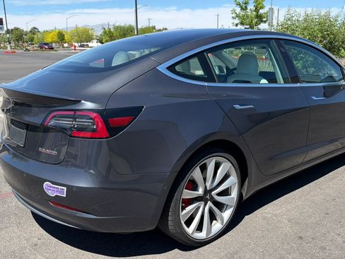 Used 2019 Tesla Model 3 Performance image 5
