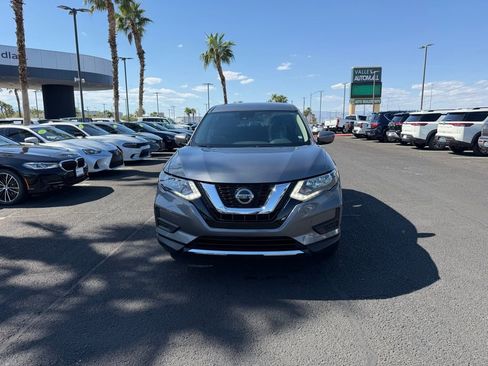 Used 2020 Nissan Rogue S FWD image 2