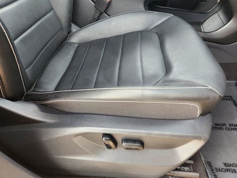 Used 2025 Volkswagen Atlas Cross Sport SEL R-Line image 28