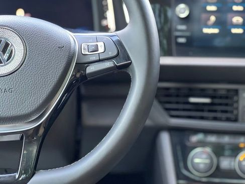 Used 2019 Volkswagen Jetta SEL Premium FWD image 32