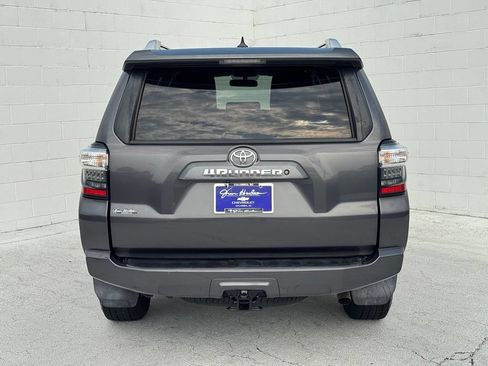Used 2015 Toyota 4Runner SR5 RWD image 11