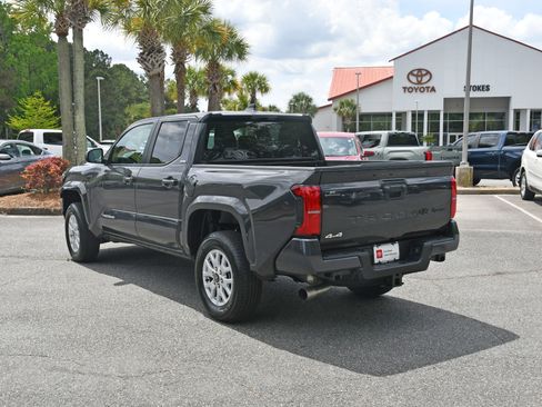 Used 2026 Toyota Tacoma SR5 image 3
