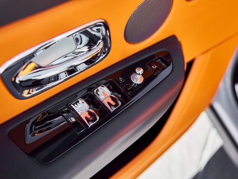 Used 2024 Rolls-Royce Cullinan Black Badge image 36