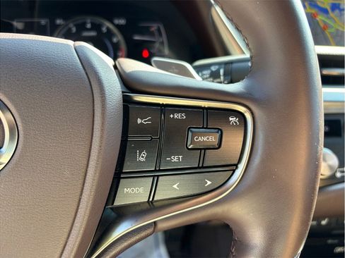 Used 2021 Lexus ES 350 Ultra Luxury w/ Accessory Package 2 FWD image 29