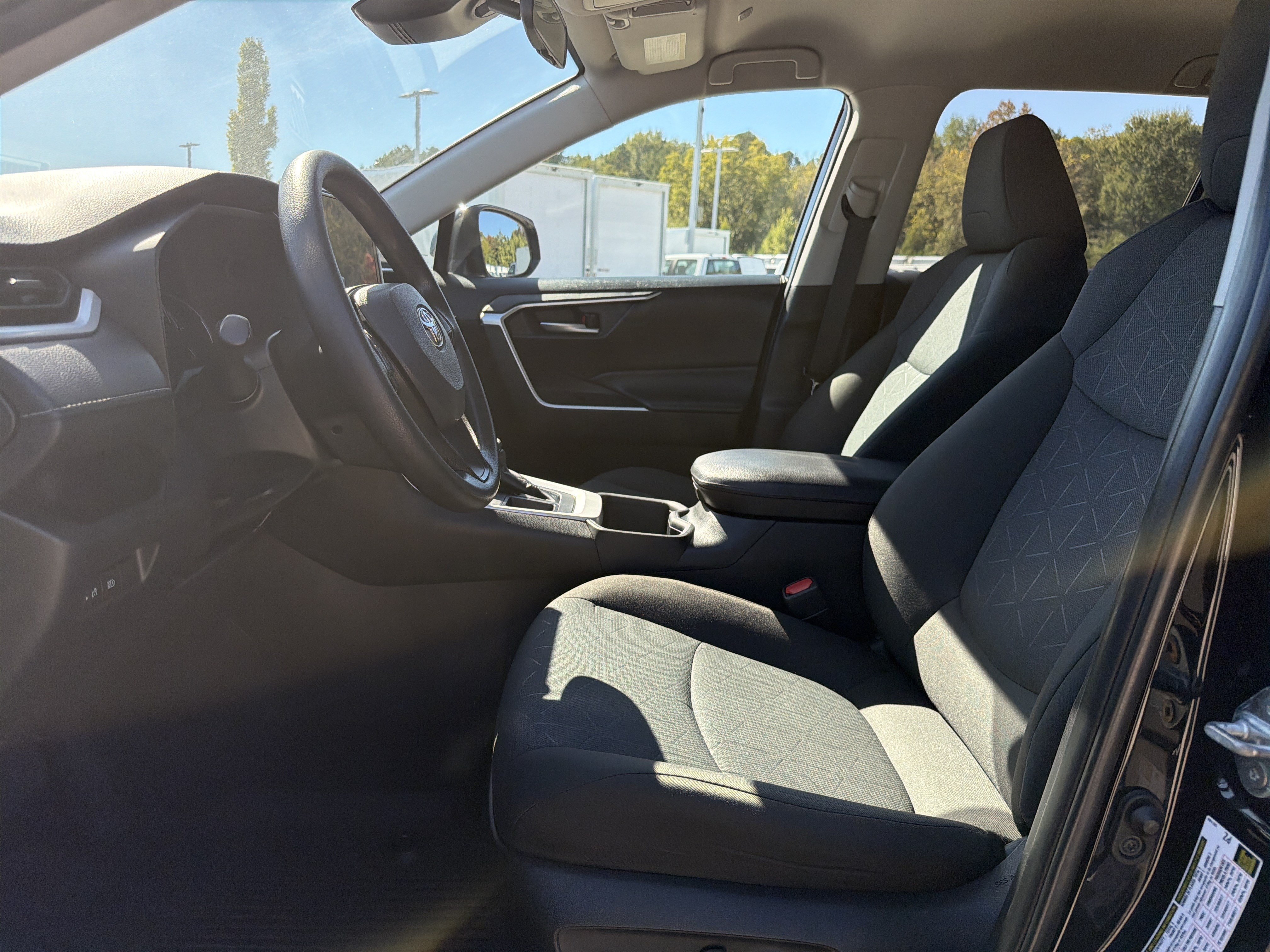 Used 2023 Toyota RAV4 XLE FWD image 25