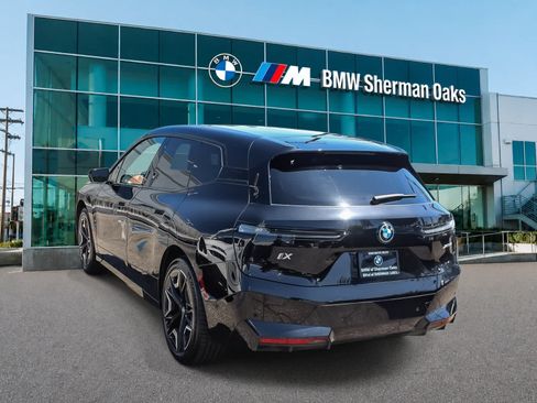 Used 2024 BMW iX xDrive50 w/ Premium Package AWD/4WD image 6