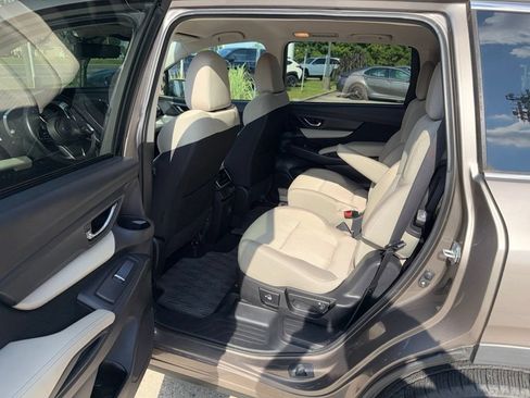 Used 2021 Subaru Ascent Premium w/ Convenience Package AWD/4WD image 19