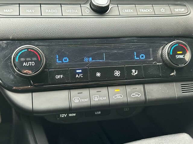Used 2025 Hyundai Elantra SEL FWD image 24