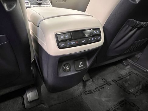 Used 2025 Hyundai Palisade Calligraphy FWD image 15