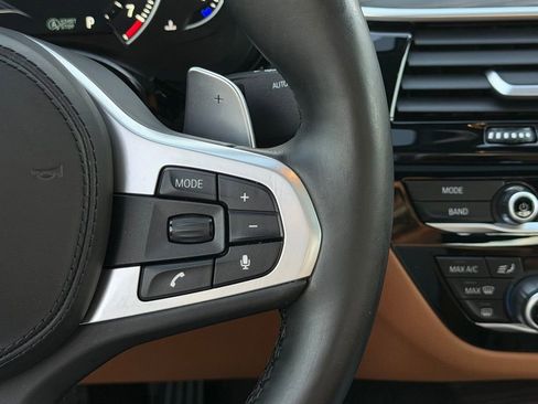 Used 2019 BMW 530i xDrive image 18