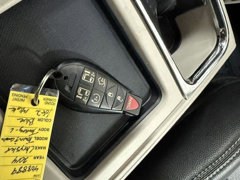Used 2014 Chrysler Town & Country Touring-L w/ Driver Convenience Group FWD image 38