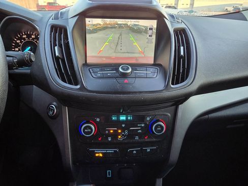 Used 2019 Ford Escape SEL image 18