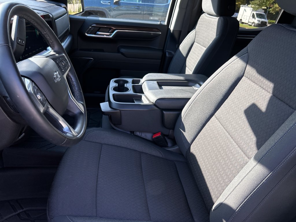 Used 2024 Chevrolet Silverado 1500 RST AWD/4WD image 11