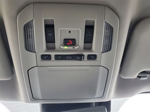 New 2026 Toyota Highlander Platinum image 36