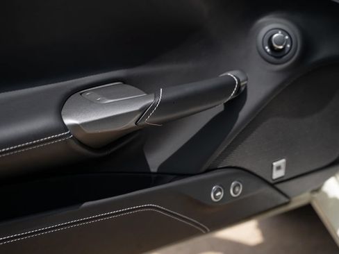 Used 2017 Ferrari 488 GTB RWD image 32
