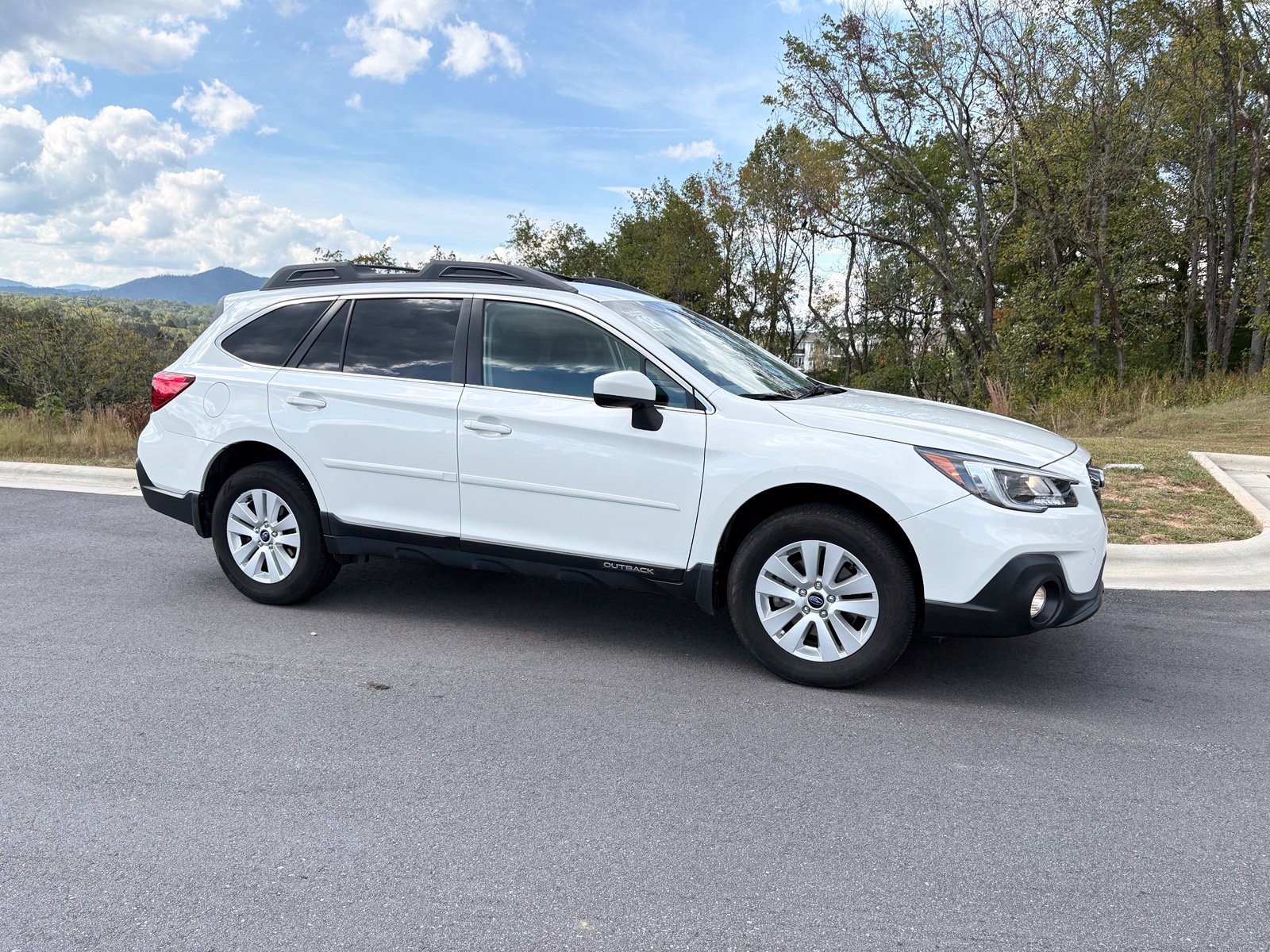 Used 2018 Subaru Outback 2.5i Premium AWD/4WD image 7