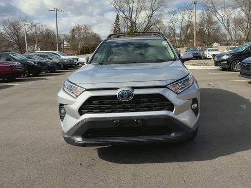 Used 2020 Toyota RAV4 XLE w/ Convenience Package image 3