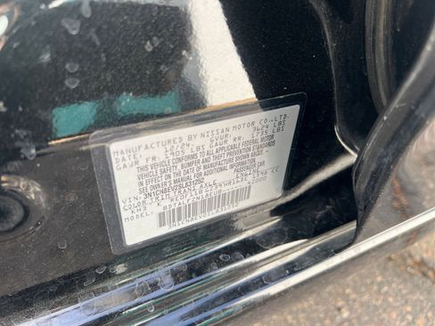 Used 2025 Nissan Versa SV FWD image 29