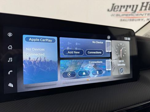 Used 2025 Nissan Kicks SR FWD image 19
