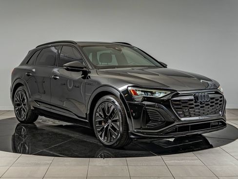 Used 2024 Audi Q8 e-tron Prestige w/ Prestige Package AWD/4WD image 3