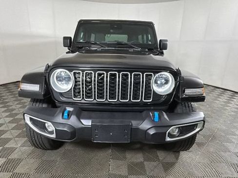 Used 2024 Jeep Wrangler Unlimited Sahara AWD/4WD image 7