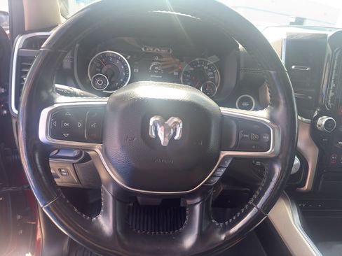 Used 2019 RAM 1500 Laramie AWD/4WD image 17