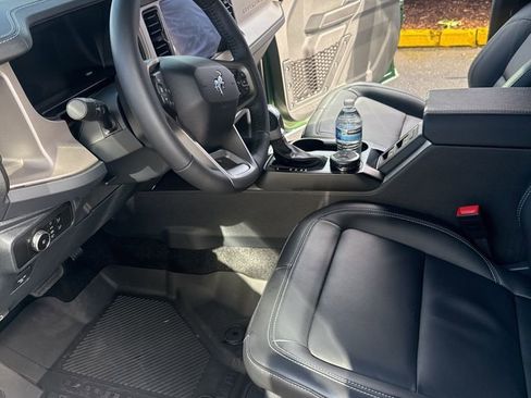 Certified 2025 Ford Bronco Outer Banks image 5