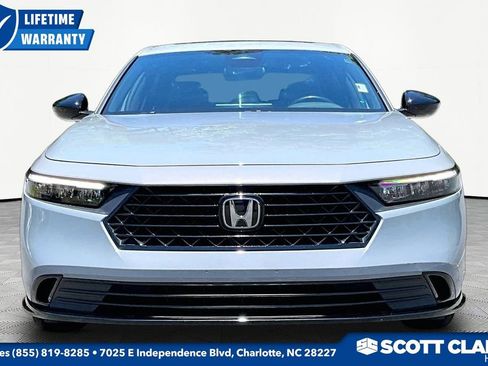 Used 2025 Honda Accord Sport image 2