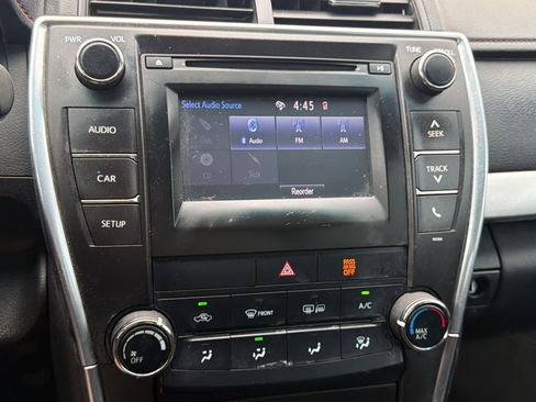 Used 2015 Toyota Camry SE FWD image 23