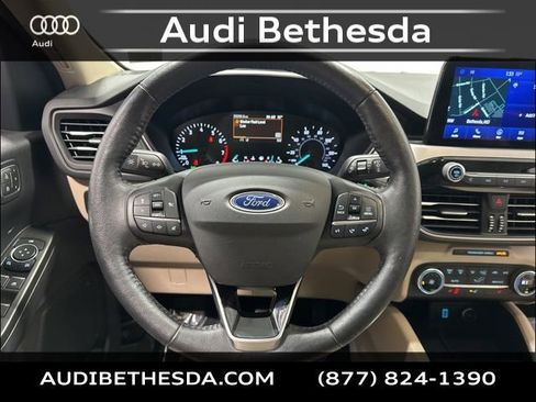 Used 2020 Ford Escape SEL image 17
