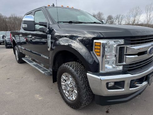 Used 2019 Ford F250 XLT w/ XLT Premium Package image 12
