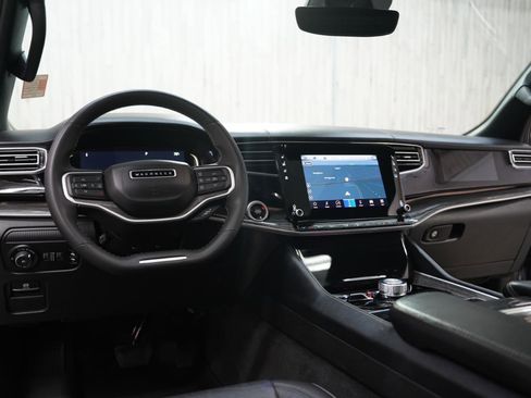 Used 2022 Jeep Wagoneer Series II w/ Premium Group I image 11