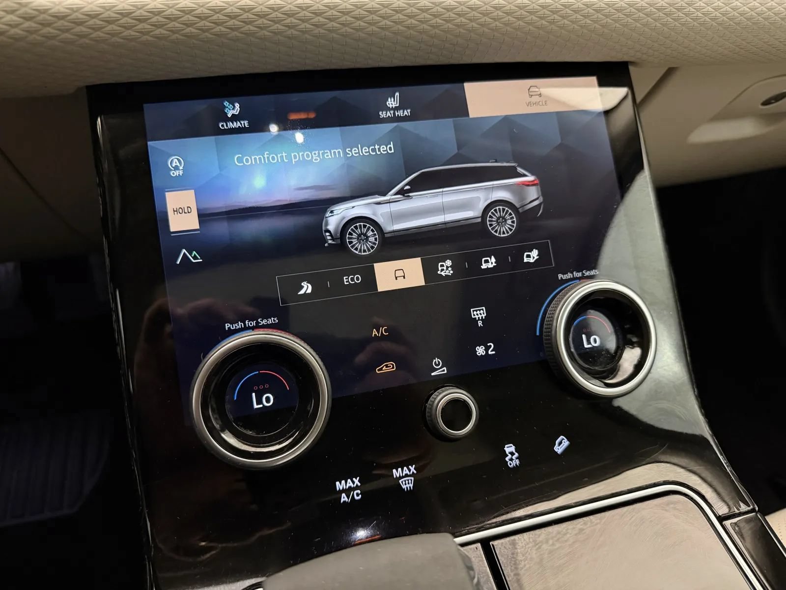 Used 2021 Land Rover Range Rover Velar S AWD/4WD image 40
