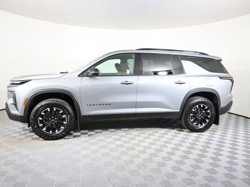 Used 2026 Chevrolet Traverse Z71 w/ LPO, Floor Liner Package AWD/4WD image 2