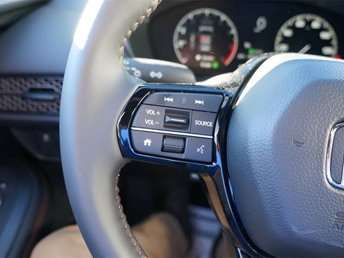 Certified 2025 Honda HR-V Sport image 16