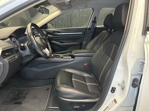 Used 2024 Nissan Altima 2.5 SR FWD image 7