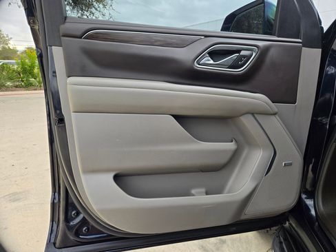 Used 2021 Chevrolet Tahoe LT w/ LT Signature Package image 11