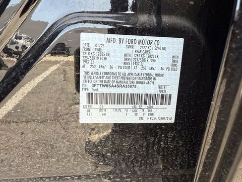 Used 2025 Ford Maverick Lariat w/ Black Appearance Package image 28