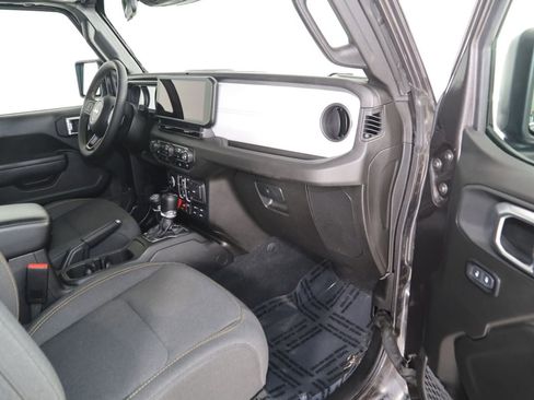 Used 2024 Jeep Wrangler Unlimited Sport AWD/4WD image 41
