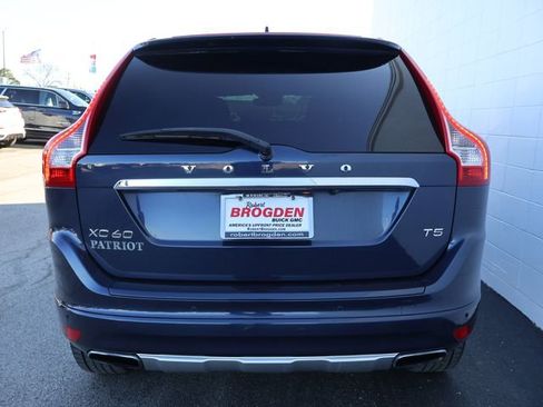 Used 2015 Volvo XC60 T5 Premier w/ Proximity Package image 6