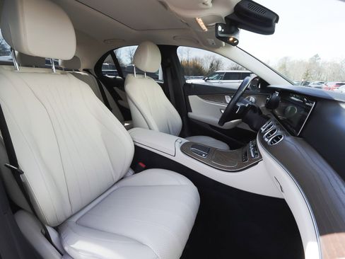 Used 2022 Mercedes-Benz E 350 4MATIC Sedan image 94