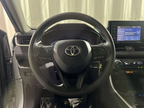 Used 2021 Toyota RAV4 LE image 21