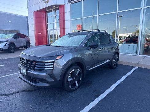 Used 2026 Nissan Kicks SR w/ Cold Weather Package AWD/4WD image 1