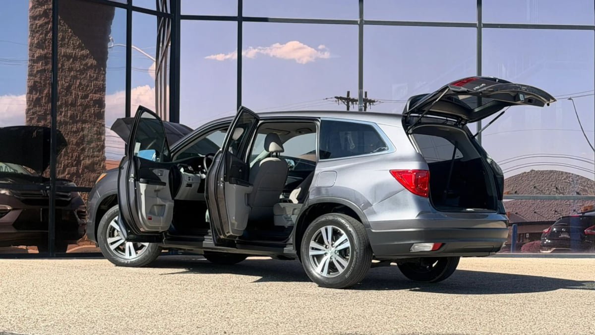 Used 2017 Honda Pilot EX image 29