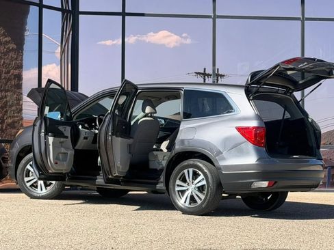 Used 2017 Honda Pilot EX image 29
