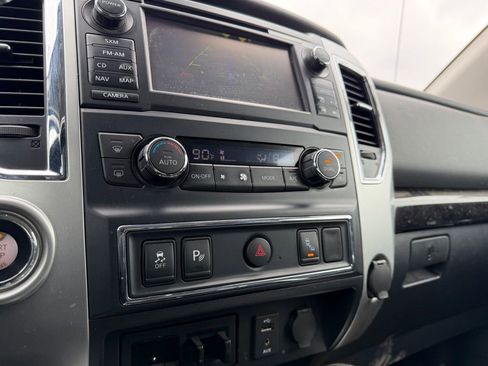 Used 2016 Nissan Titan SV image 17