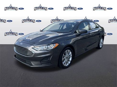 Used 2019 Ford Fusion SE image 3