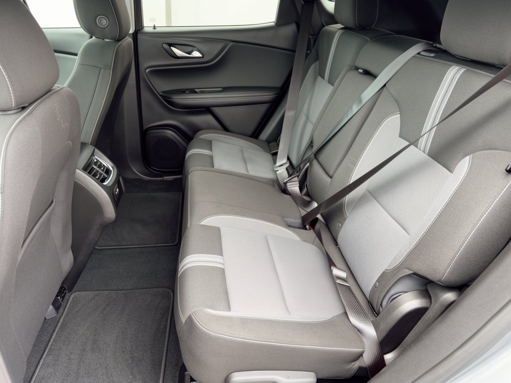 Certified 2025 Chevrolet Blazer LT FWD image 25
