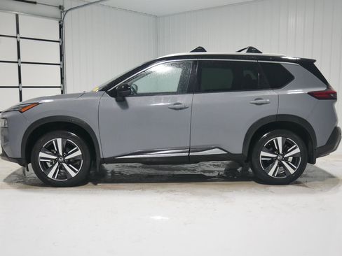 Used 2021 Nissan Rogue SL w/ Premium Package image 8